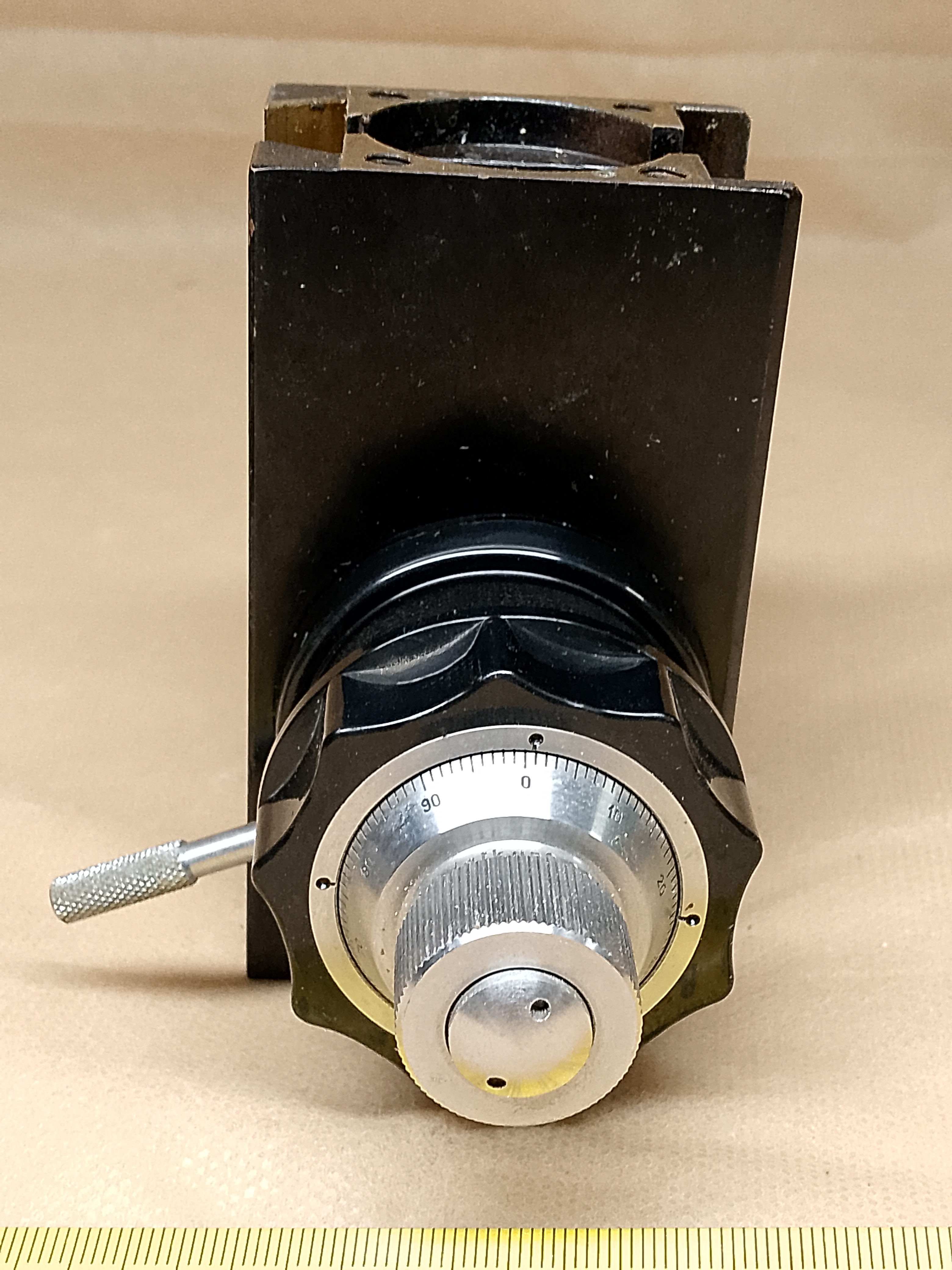 Blok ruchu zgrubnego (makro) z pokrętłami do mikroskopu PZO MB-30 / PZO ML - ujęcie #4