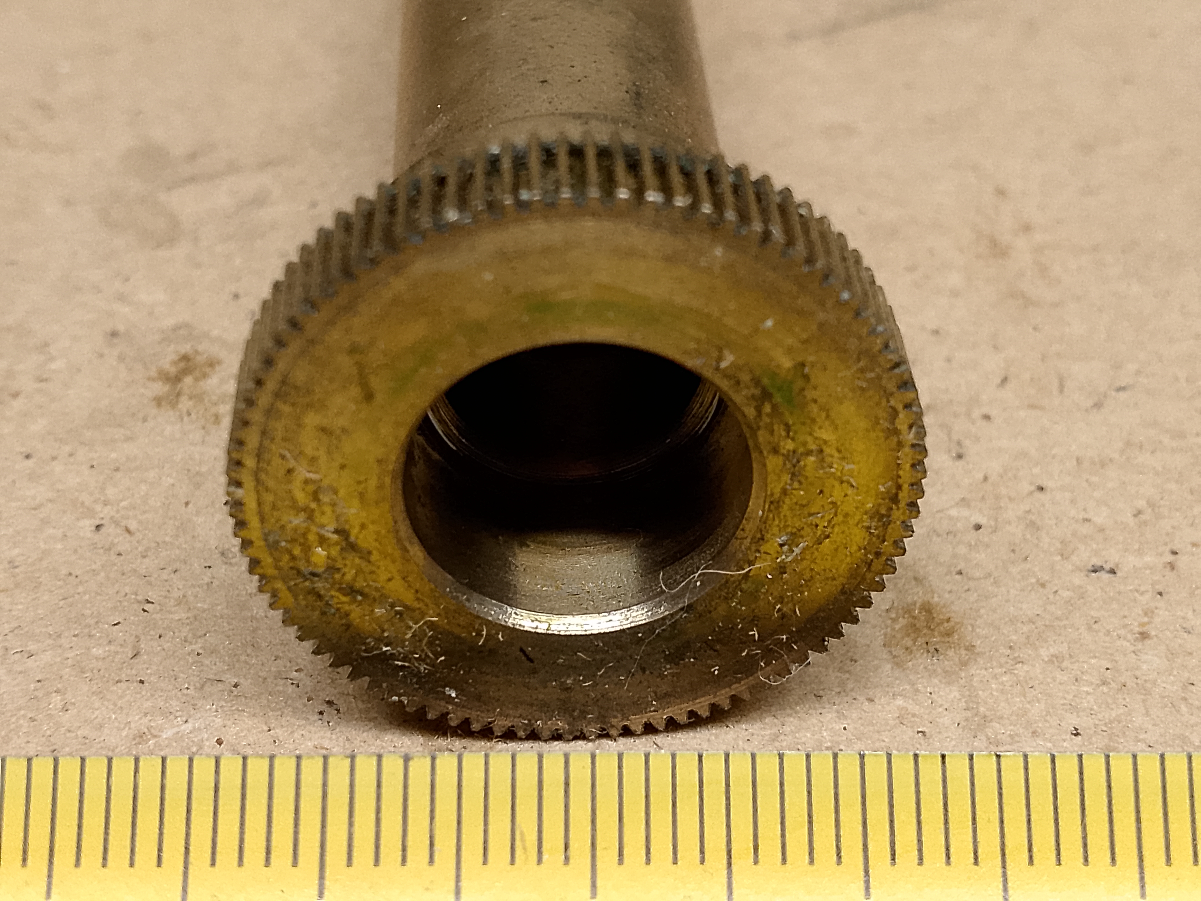 Tuba zębata z mechanizmu przesuwu (makro / mikro fokus) mikroskopu Carl Zeiss Jena Ergaval / Amplival - ujęcie #6