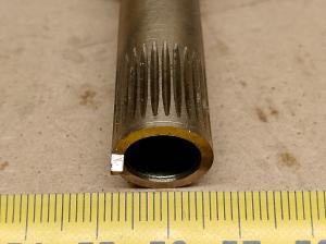 Tuba zębata z mechanizmu przesuwu (makro / mikro fokus) mikroskopu Carl Zeiss Jena Ergaval / Amplival - ujęcie #5