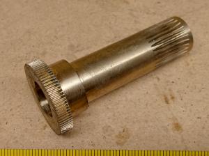 Tuba zębata z mechanizmu przesuwu (makro / mikro fokus) mikroskopu Carl Zeiss Jena Ergaval / Amplival - ujęcie #7