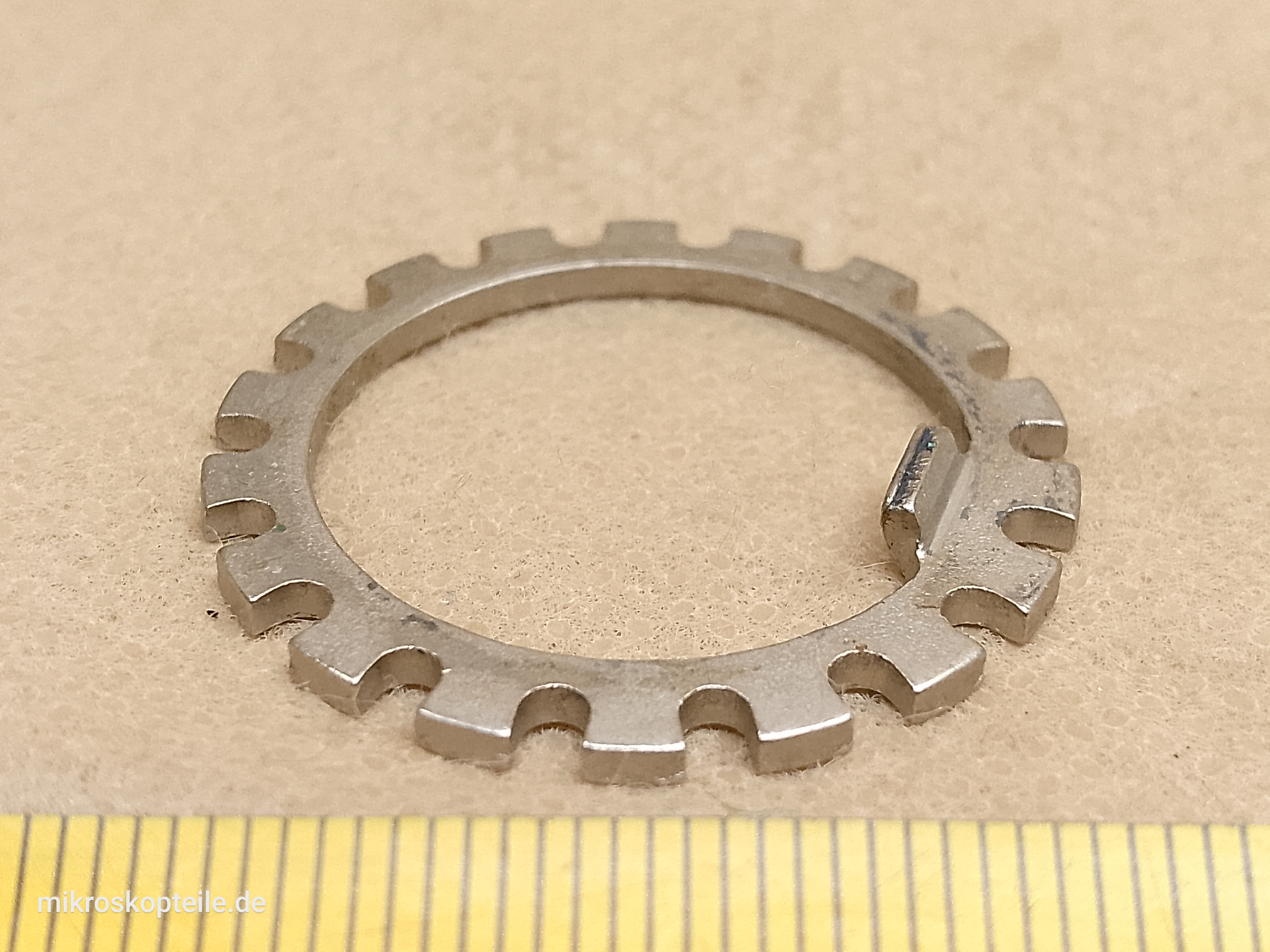 Carl Zeiss Jena Ergaval / Amplival - podkładka zębata odginana mechanizmu makro i mikro mikroskopu - ujęcie #2