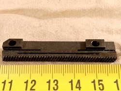 Leica Listwa zębata przesuwu poziomego w osi Y do stolika mechanicznego (zębatka). - thumbnail