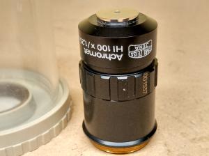 Carl Zeiss Jena Achromat HI 100x / 1,25 oo/0,17-A - Oil microscope objective with M25 thread - thumbnail