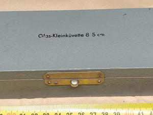 Szklane kuwety spektrofotometryczne (do spektrofotometrii, do spektrofotometrów) firmy Carl Zeiss Jena, model Glass-Kleinkuvette 8 5 cm - different 2 view