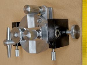 Część składowa (element 003) zestawu mikromanipulator Carl Zeiss Jena (microscope micrurgy equipments, sliding micromanipulator) do mikroskopu. - different 5 view
