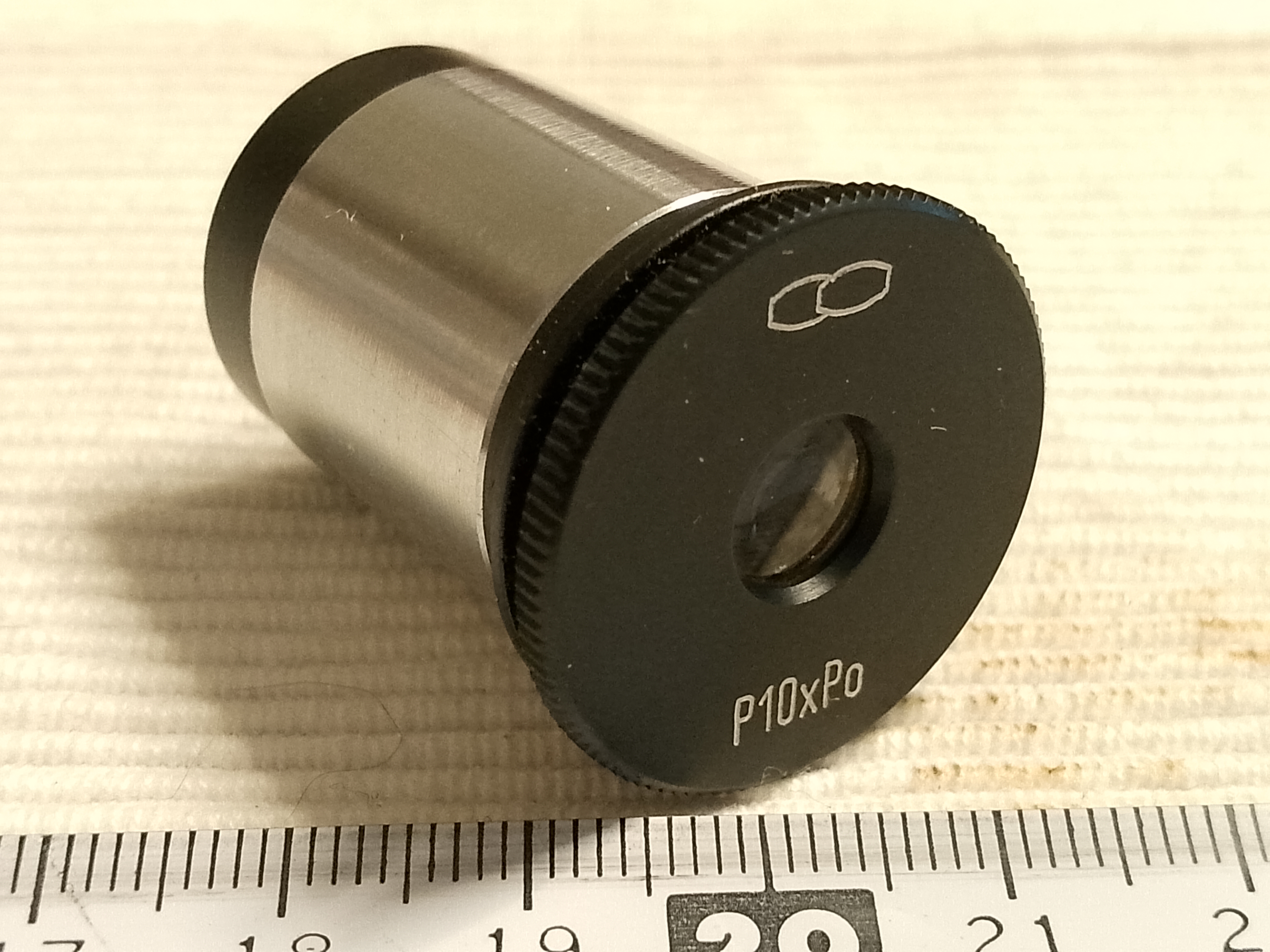 Meopta RU2 Mikroskopowy okular polaryzacyjny Meopta P10x PO z krzyżem pomiarowym - ujęcie #2