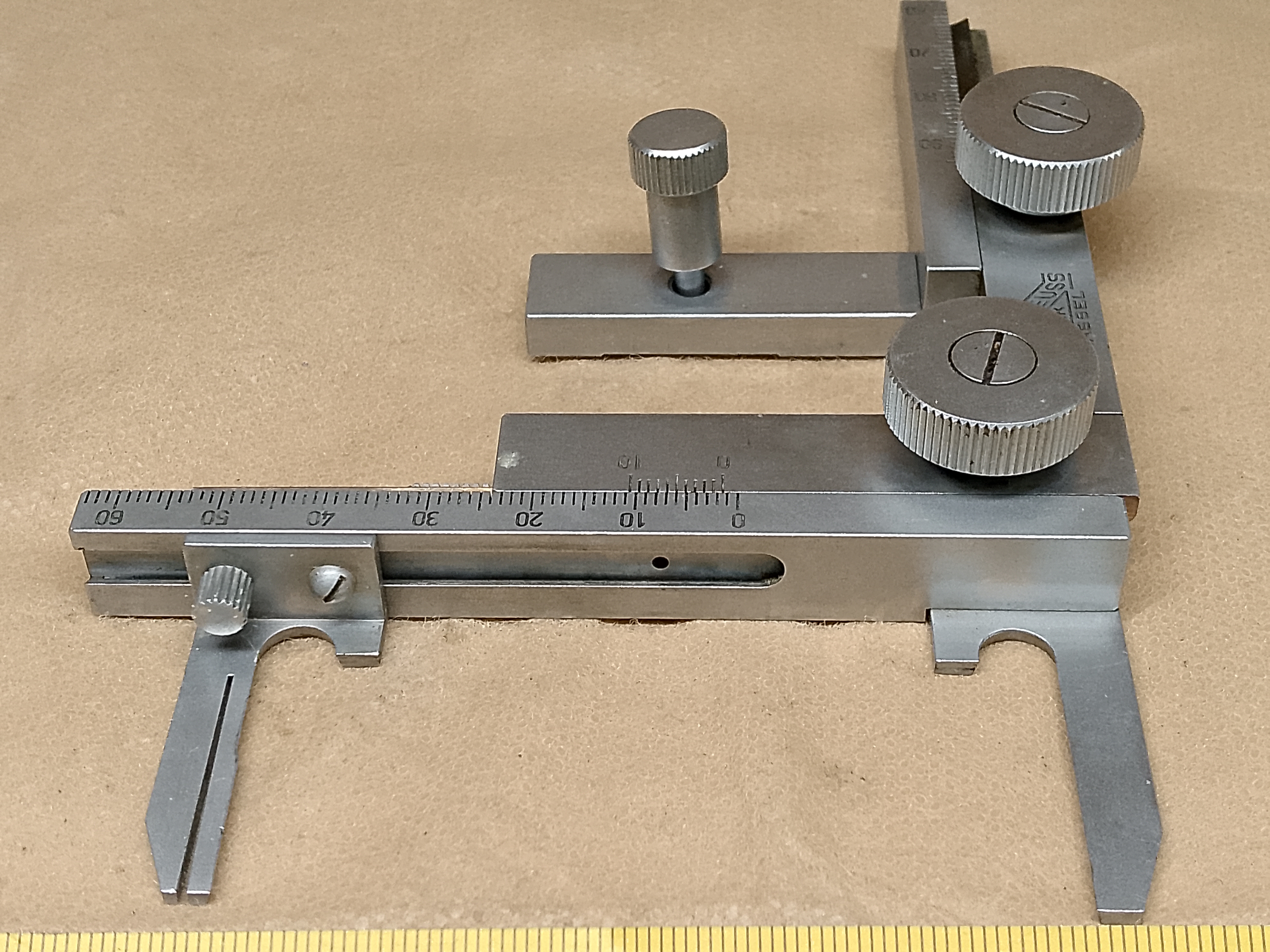 Hertel & Reuss - mechaniczny mechanizm krzyżowy XY do stolika mikroskopowego 