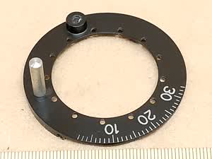 Carl Zeiss Jena Abbe 1.2 Mikroskopkondensor untere Abdeckung der Irisblendenlamellen