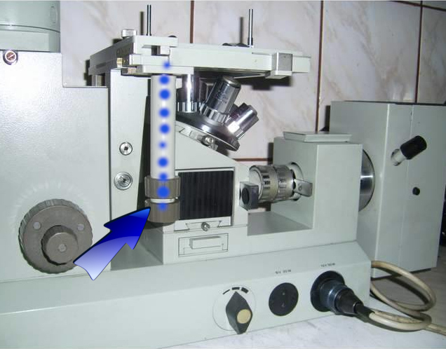 Carl Zeiss Jena Amplival / metaval - wewnętrzny wałek zębaty długiej rączki stolika mikroskopu - ujęcie #7
