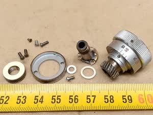 Zeiss Standard 16 / GFL - linker Knopf für Längsverschiebung - XY Mikroskop-Kreuztisch Reparaturteil - thumbnail