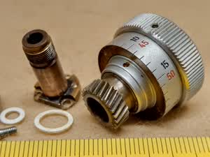 Zeiss Standard 16 / GFL microscope stage - left longitudinal shift knob - service spare part / repair element
