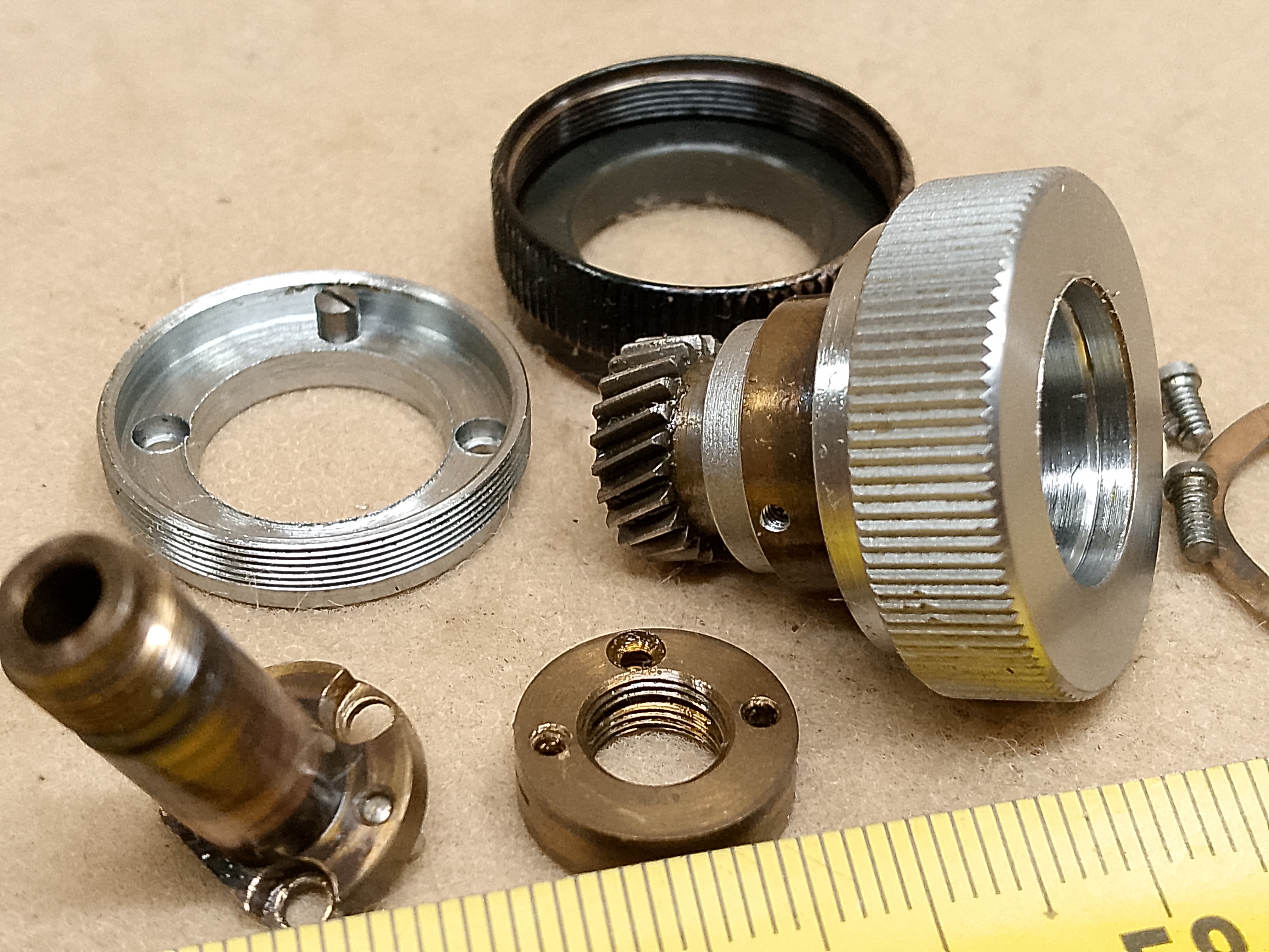 Zeiss Standard 16 / GFL - rechter Knopf für Längsverschiebung - XY Mikroskop-Kreuztisch Reparaturteil