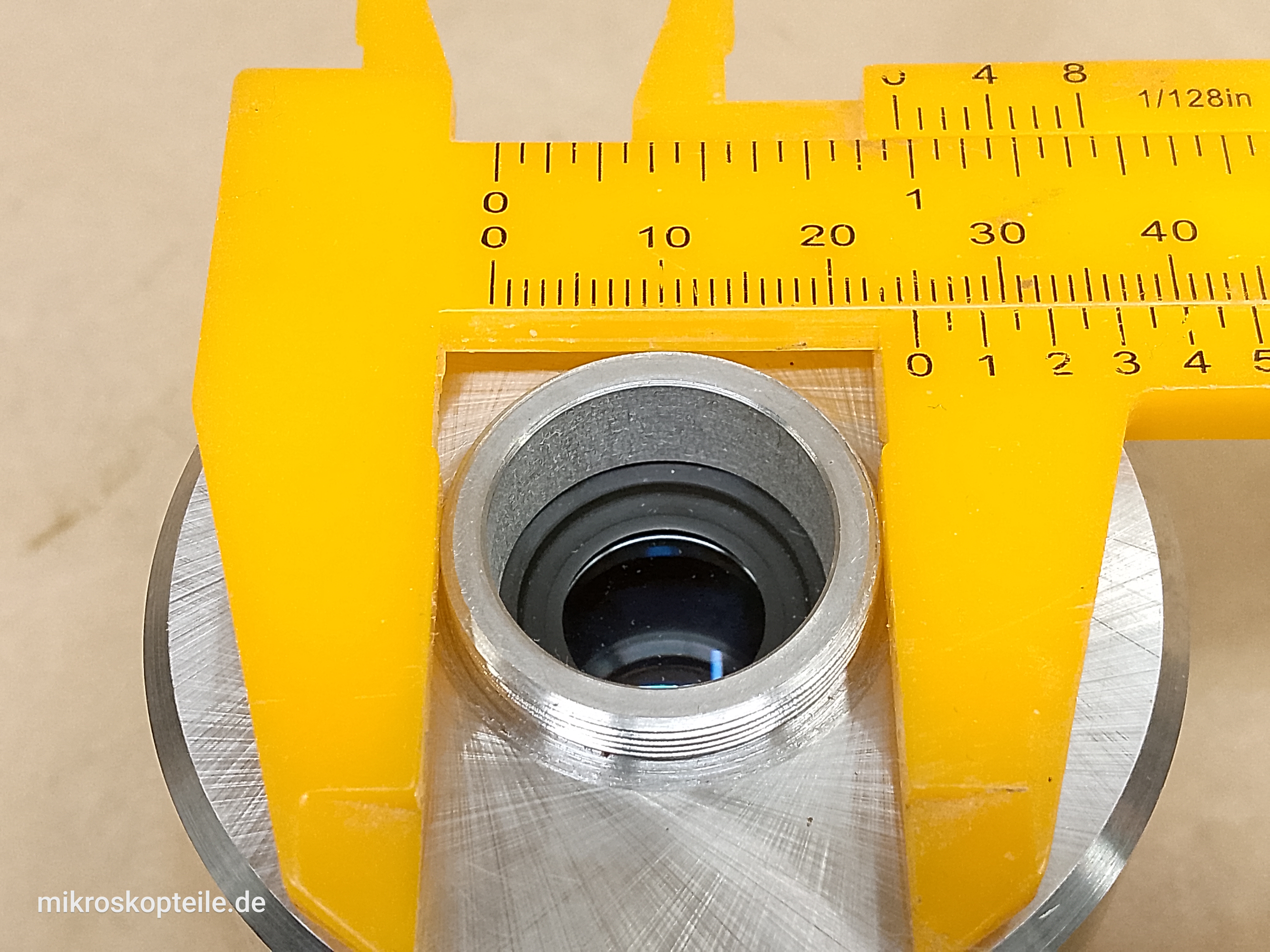 Obiektyw Zeiss AWS 12,5/40 C-mount - different 7 view
