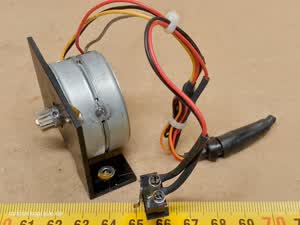 Leica DM4000 / DM6000 - Schrittmotor für Leica 11505145 motorisierten Mikroskop-Trinokular - thumbnail