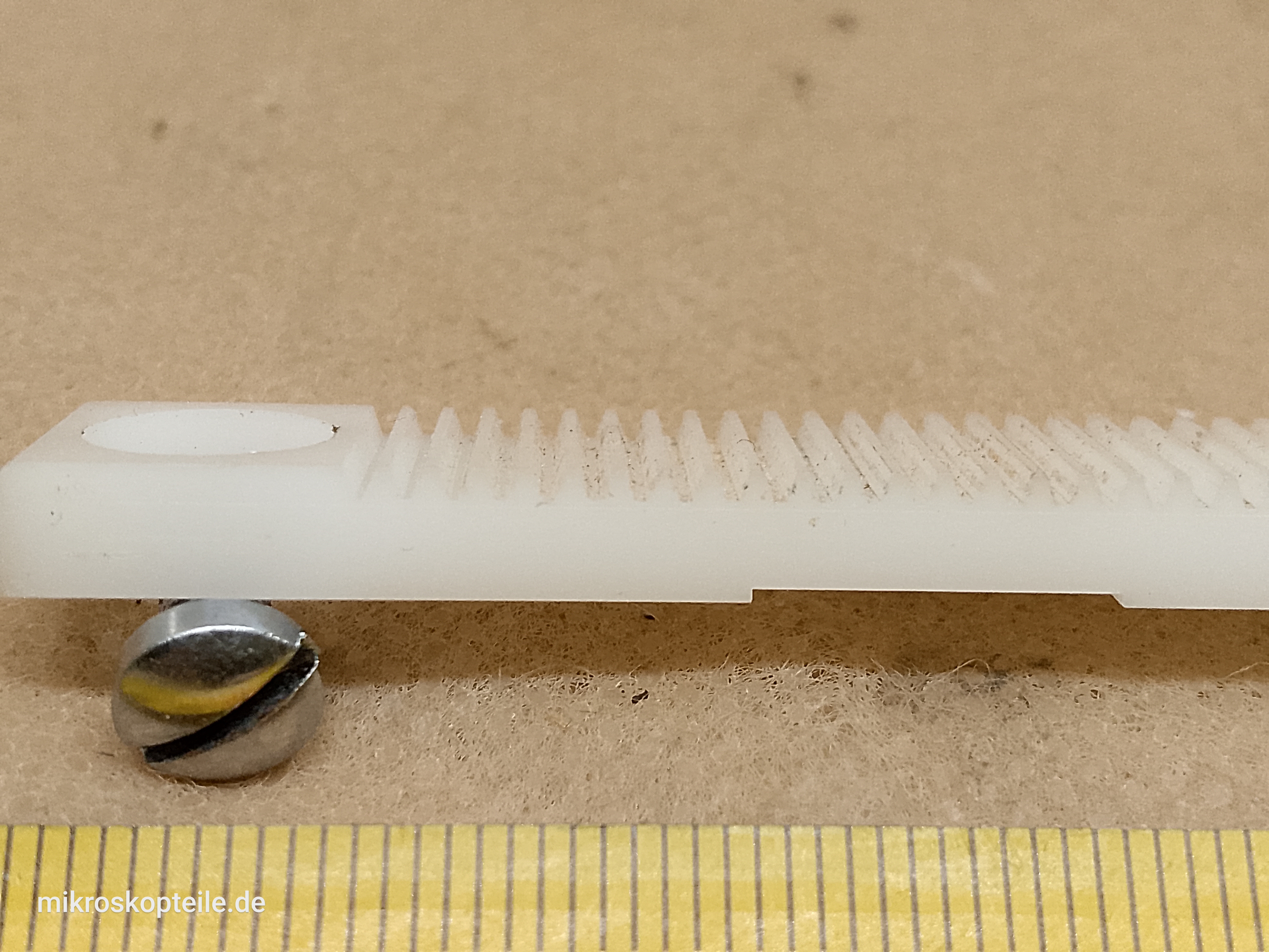 Zeiss DRC / DV 4 STEMI - listwa zębata (zębatka) ogniskowania ostrości mikroskopu stereoskopowego - ujęcie #4