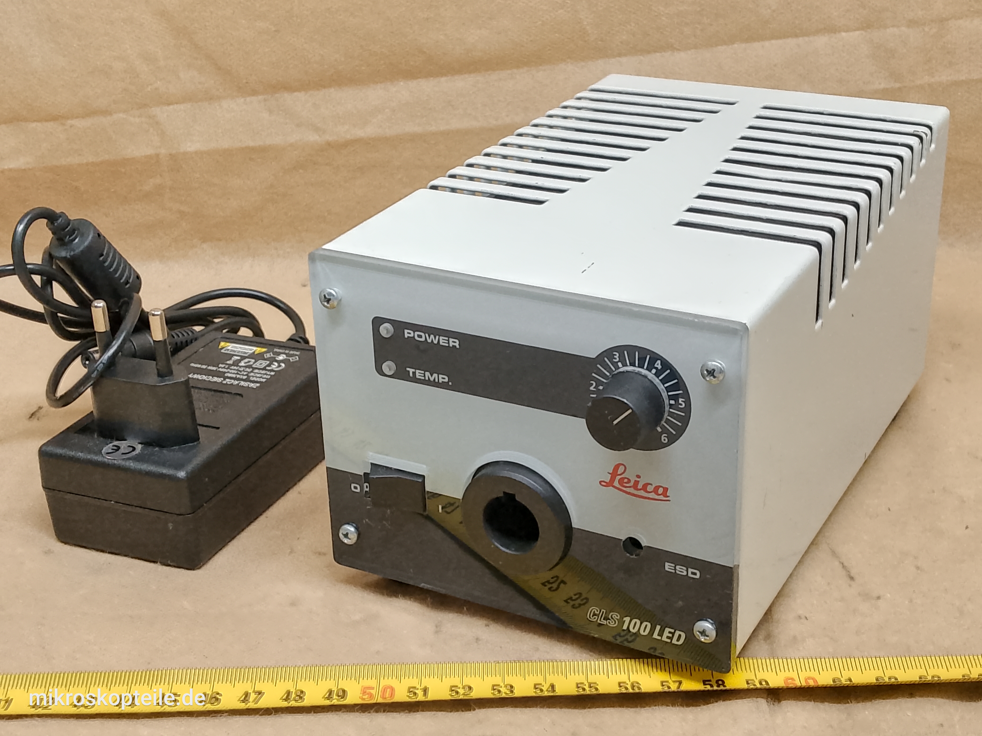 Leica CLS 100 LED - źródło zimnego światła do mikroskopów - ujęcie #1
