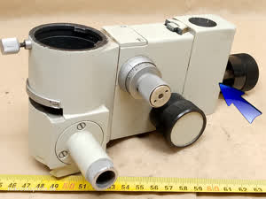 Lomo MMU-3 / MMY-3 - mocowanie kolumny statywu mikroskopu z listwą zębatą mechanizmu przesuwu | nieruchoma - ujęcie #11