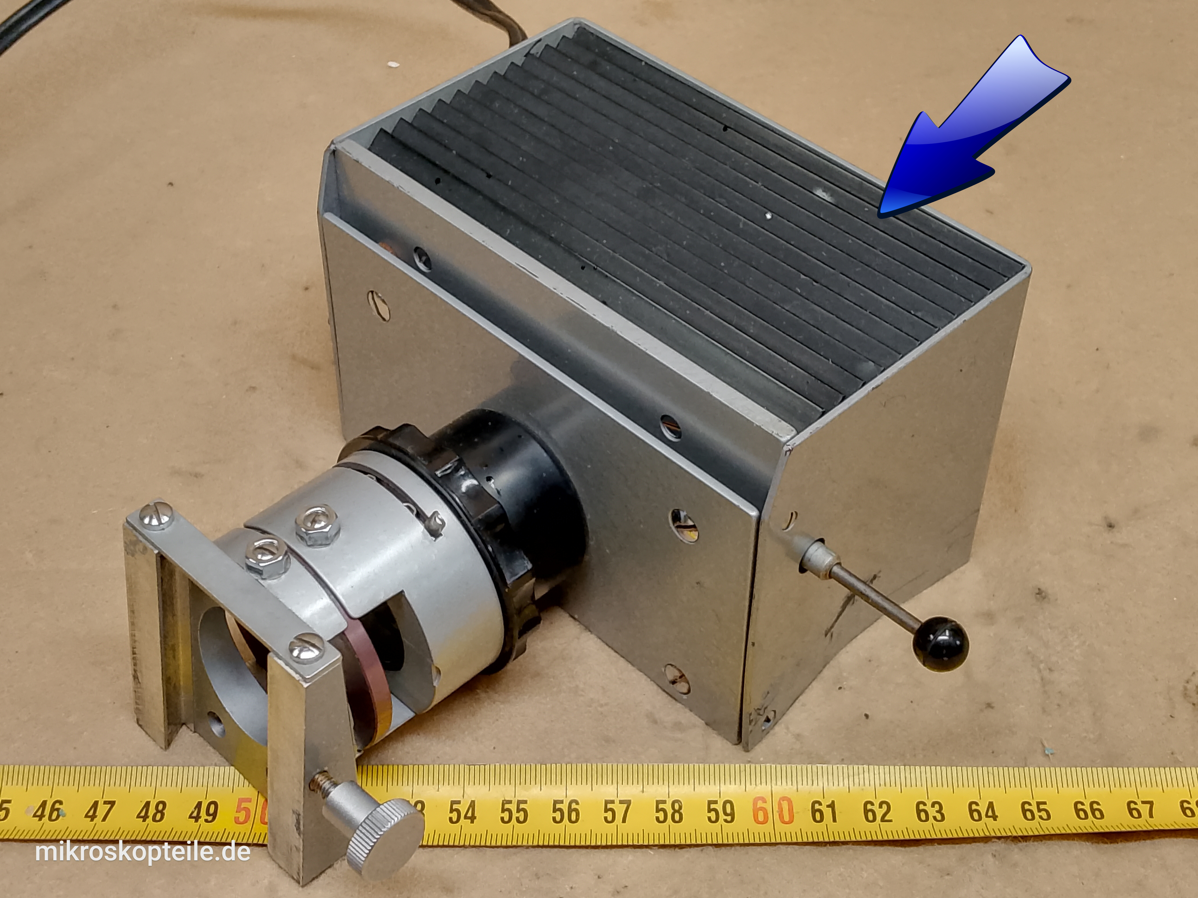 Reichert Zetopan - żeberkowany radiator / chłodzenie mikroskopowego oświetlacza halogenowego 12V 100W Lux-US - ujęcie #1