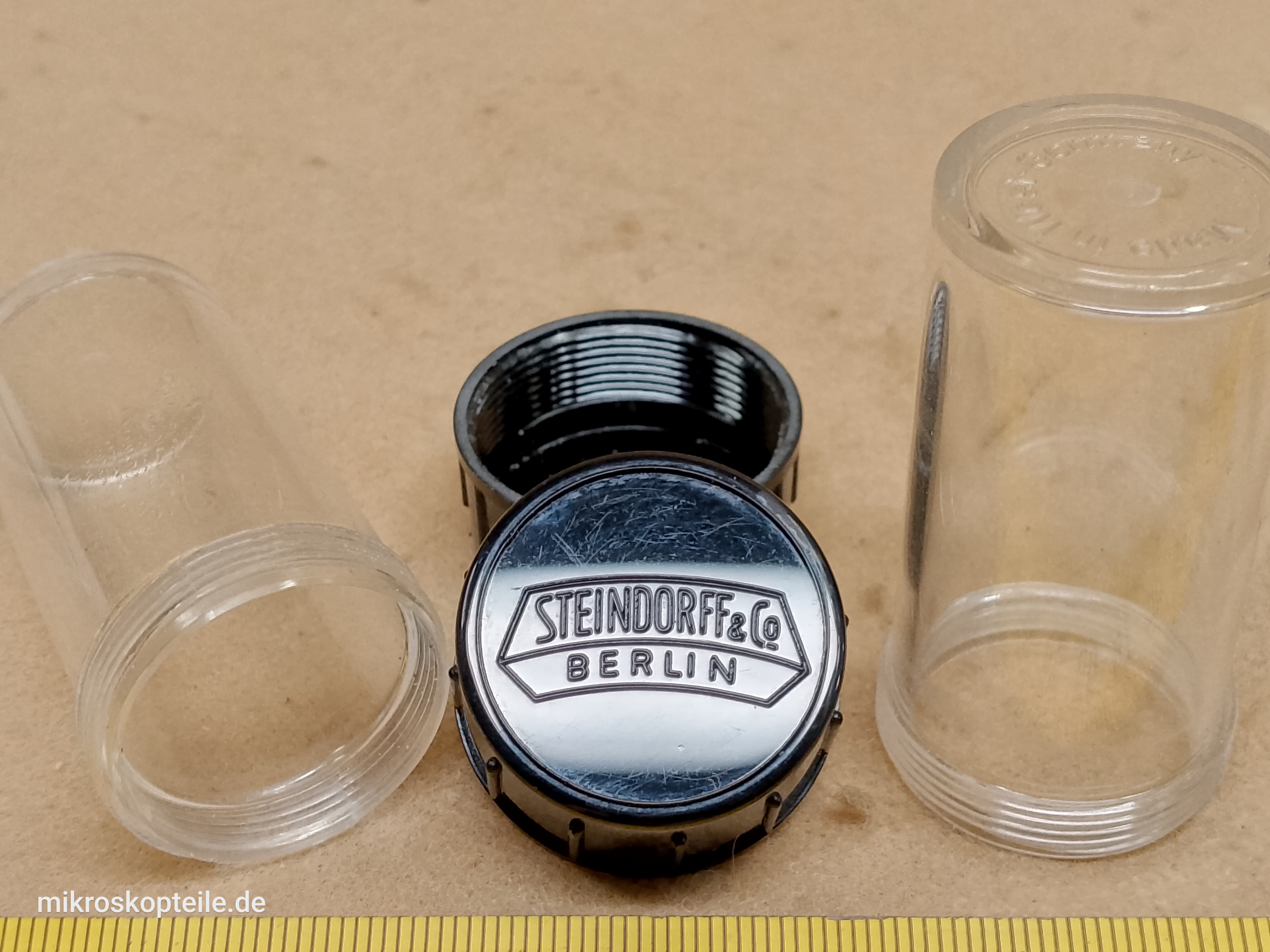 Steindorff Berlin - plastikowe pudełeczko na obiektyw mikroskopowy RMS - ujęcie #1