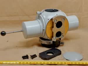 Zeiss Photomicroscope II / Universal - mikroskopowy tubus pośredni trino / foto ze zmieniaczem powiększeń Optovar, soczewką Bertranda i mocowaniem rewolweru obiektywów - different 5 view