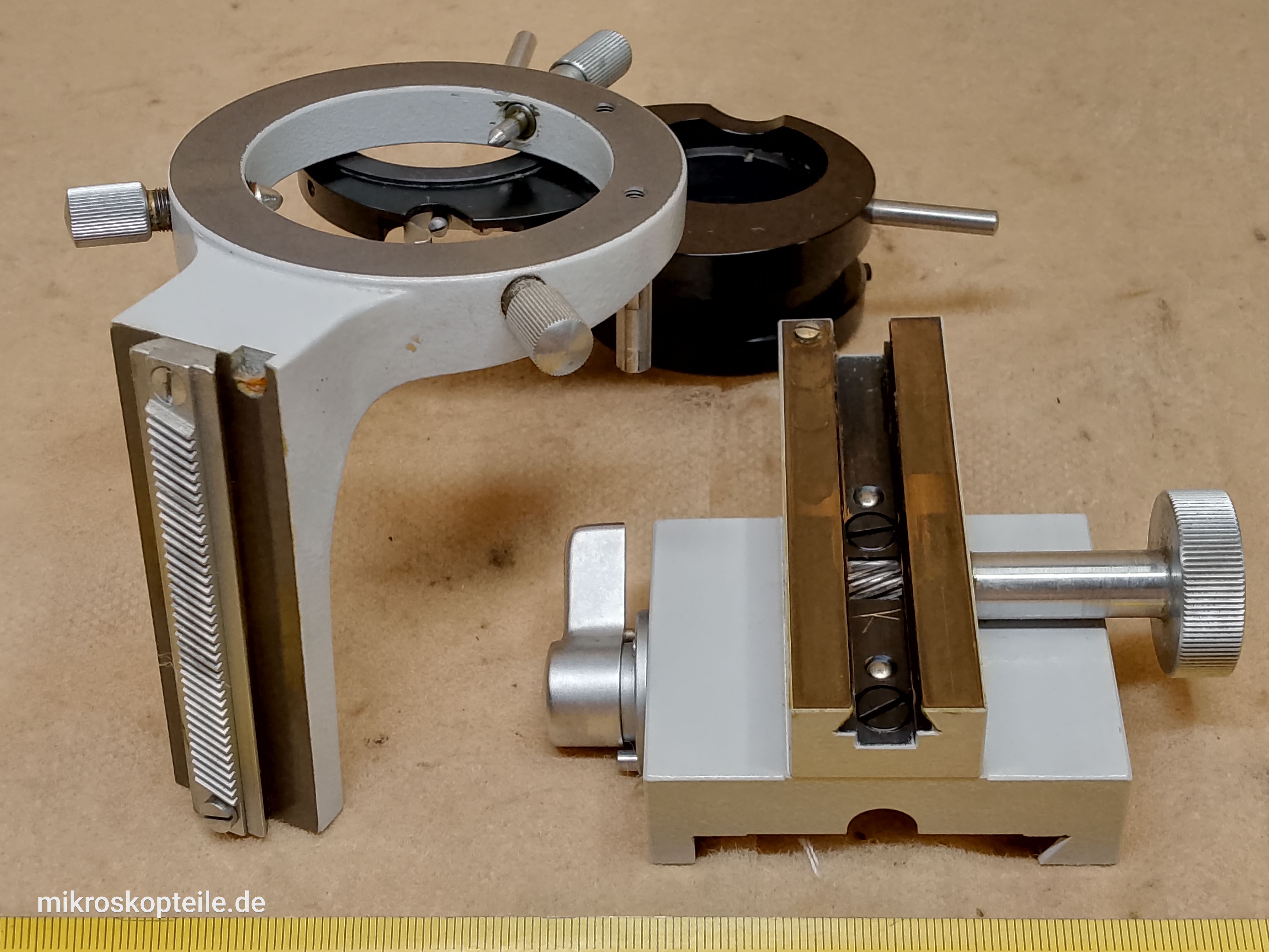 Zeiss Standard WL / Universal - mocowanie kondensora mikroskopowego ze śrubami centrującymi, listwa zębata, uchwyt filtrów i soczewka szerokiego pola - different 10 view