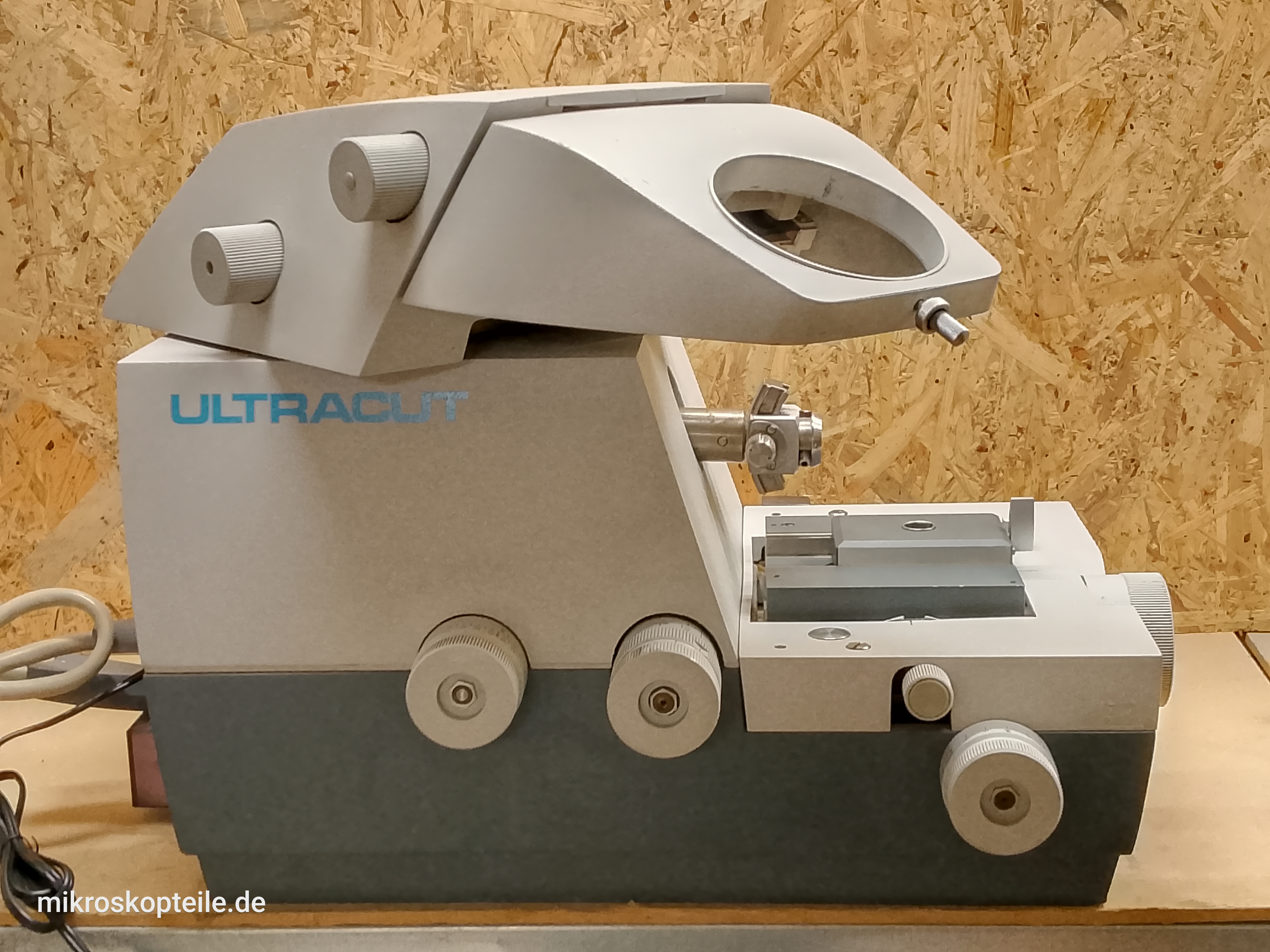Reichert-Jung Ultracut E - (Leica) mikrotom, jednostka centralna model 701701 - different 5 view