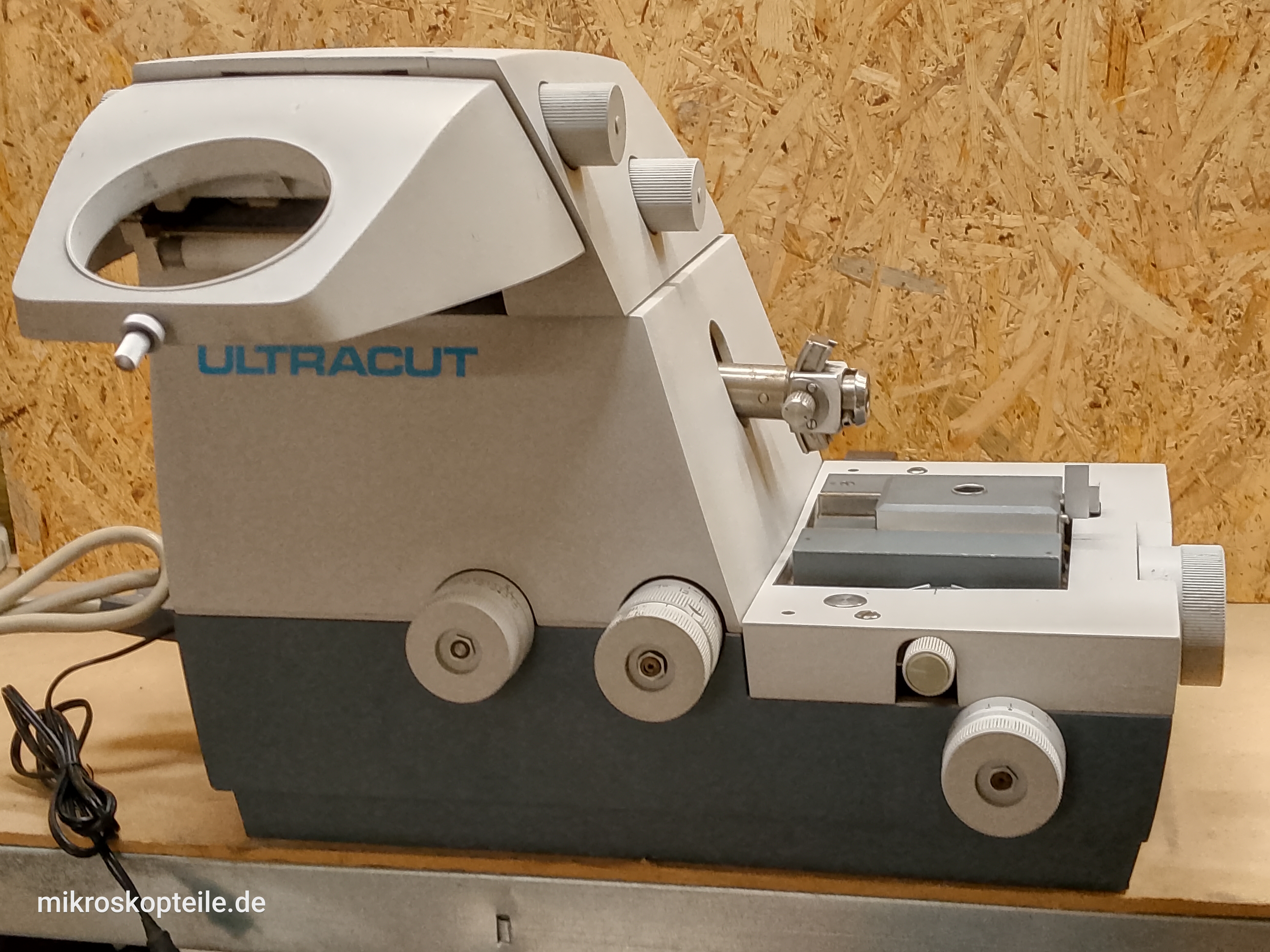 Reichert-Jung Ultracut E - (Leica) mikrotom, jednostka centralna model 701701 - different 6 view