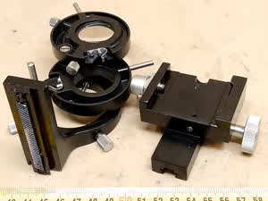 Zeiss Photomicroscope / Ultraphot - mocowanie kondensora mikroskopowego ze śrubami centrującymi, listwa zębata, uchwyt filtrów i soczewka szerokiego pola - different 18 view