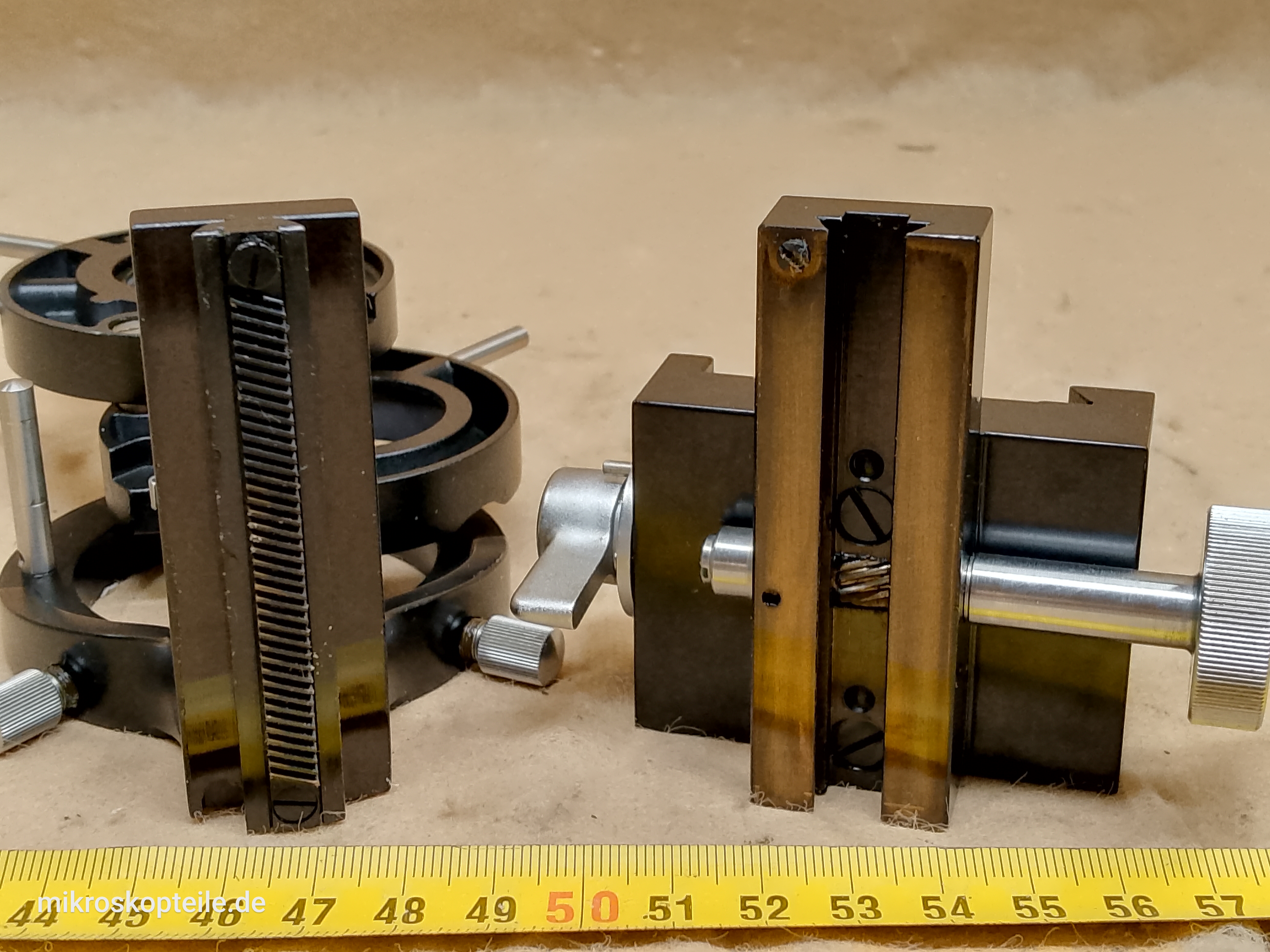 Zeiss Photomicroscope / Ultraphot - mocowanie kondensora mikroskopowego ze śrubami centrującymi, listwa zębata, uchwyt filtrów i soczewka szerokiego pola - different 17 view