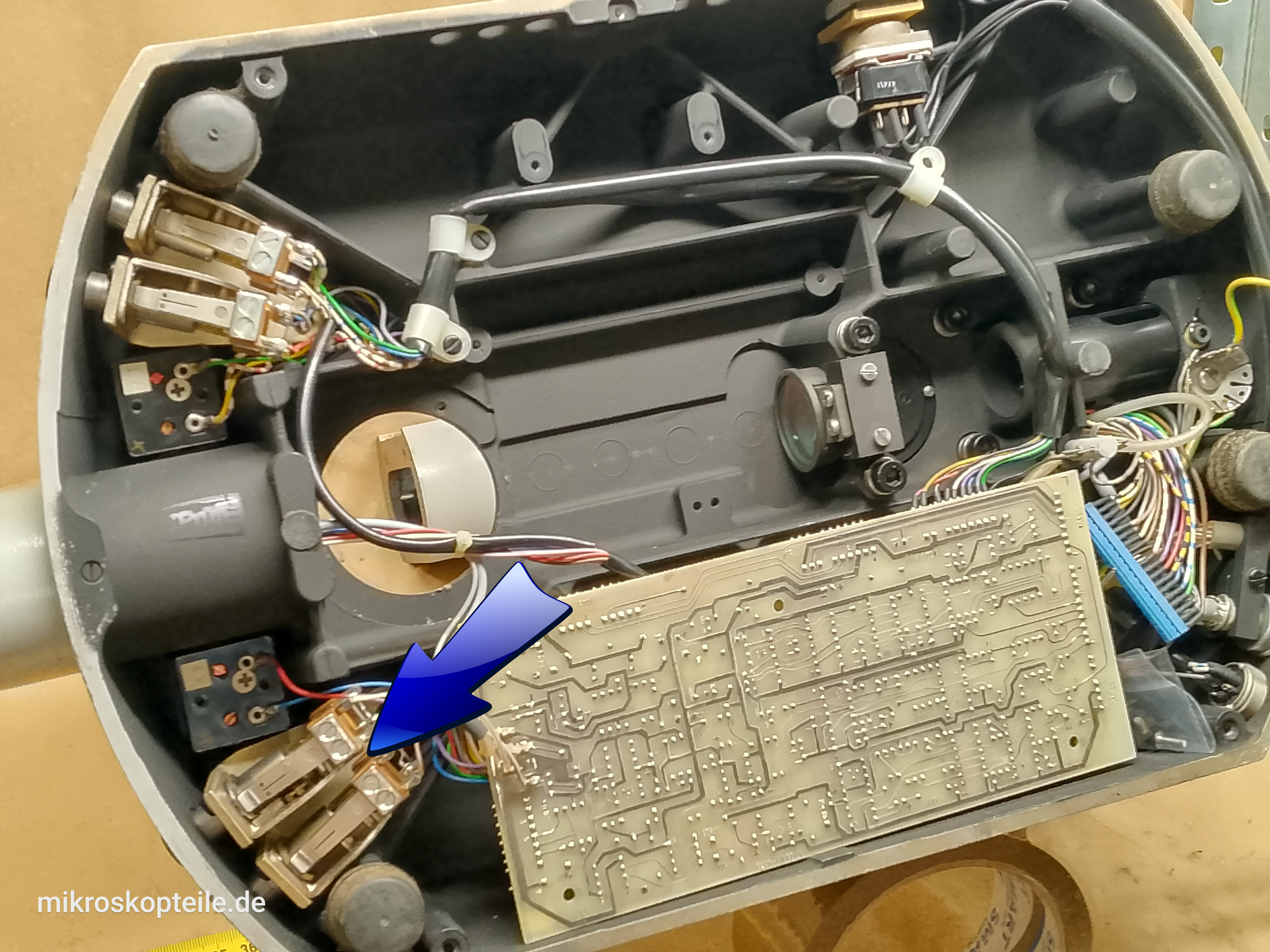 Zeiss Photomicroscope III RS - przycisk B oraz przycisk T sterowania migawką fotograficzną - different 10 view