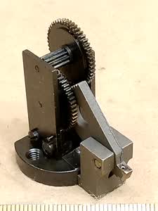 Zeiss Photomicroscope / Universal - mechanizm regulacji precyzyjnej mikroskopu | koła zębate przesuwu mikro - different 7 view