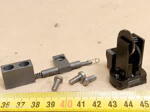Zeiss Photomicroscope / Universal - mechanizm regulacji precyzyjnej mikroskopu | koła zębate przesuwu mikro - different 13 view