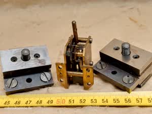 Reichert Zetopan microscope fine focus mechanism | gear block with movable bearing-ball blocks - thumbnail