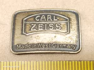Zeiss Photomicroscope / PM-III - mikroskopowa plakietka metalowa z logo "Carl Zeiss Made in West Germany" - ujęcie #1