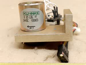 Zeiss Axiovert 100M microscope rotary solenoid Kuhnke D23 LOL-F 24VDC 100%ED - different 2 view