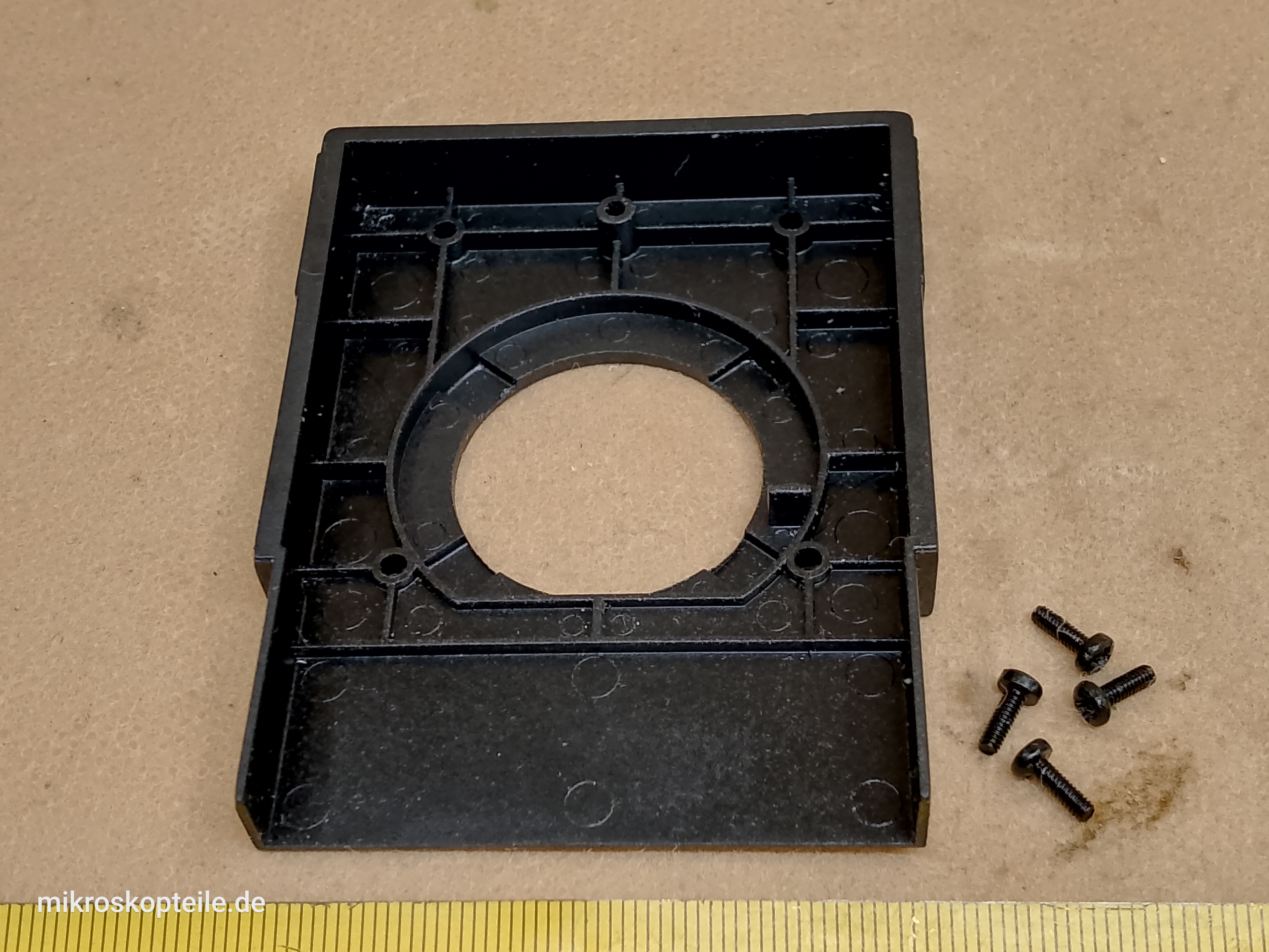 Leitz Wetzlar 512821/20 Mikroskop linke Kunststoff-Frontblende mit Augenabstand-Skala für den Binokularkopf - Ansicht #4