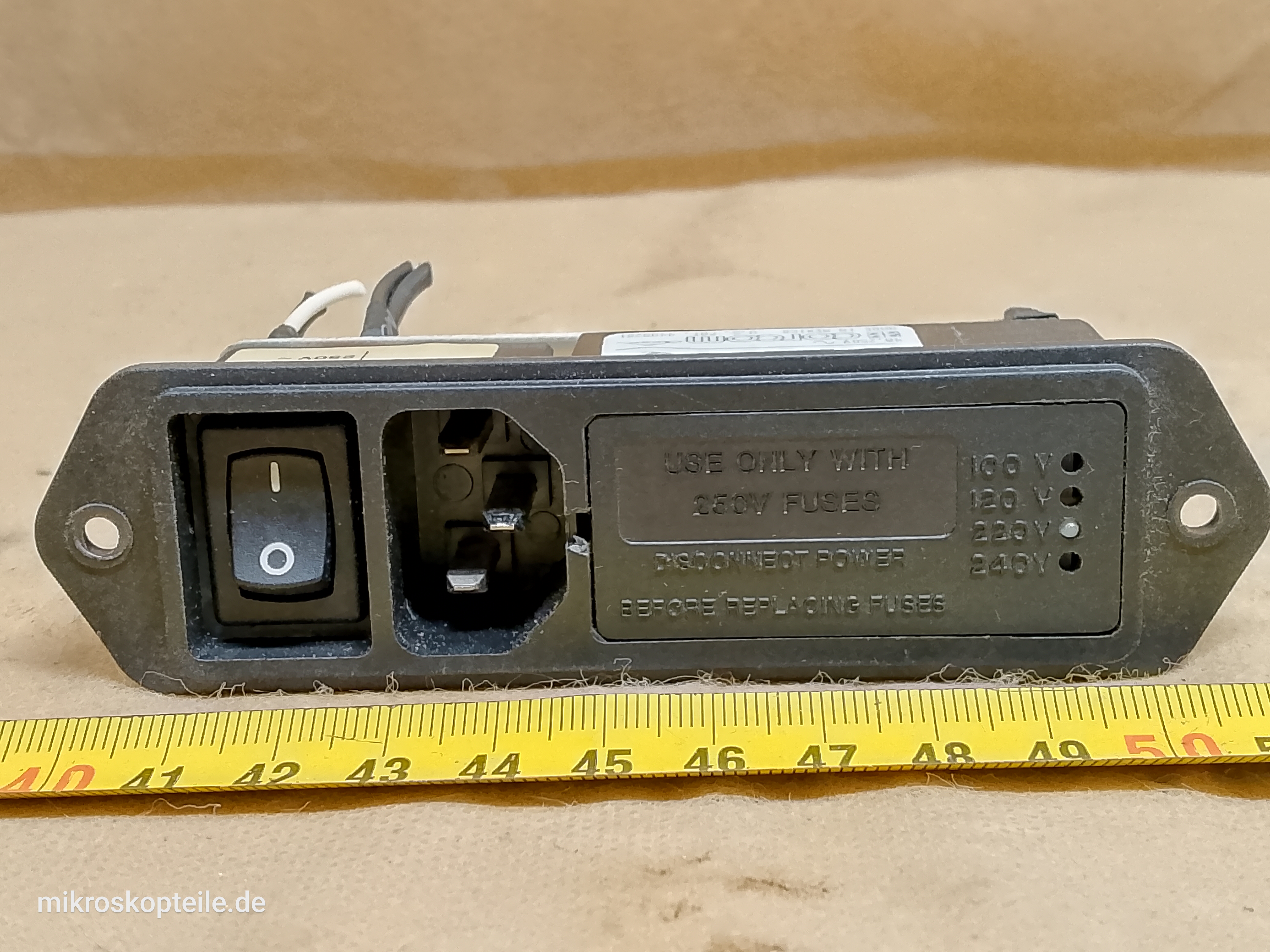 Zeiss 451749 - Corcom 6VM4S Netzeingang mit Spannungswahl und Sicherungen für das Axiovert Bedienpult - Ansicht #2