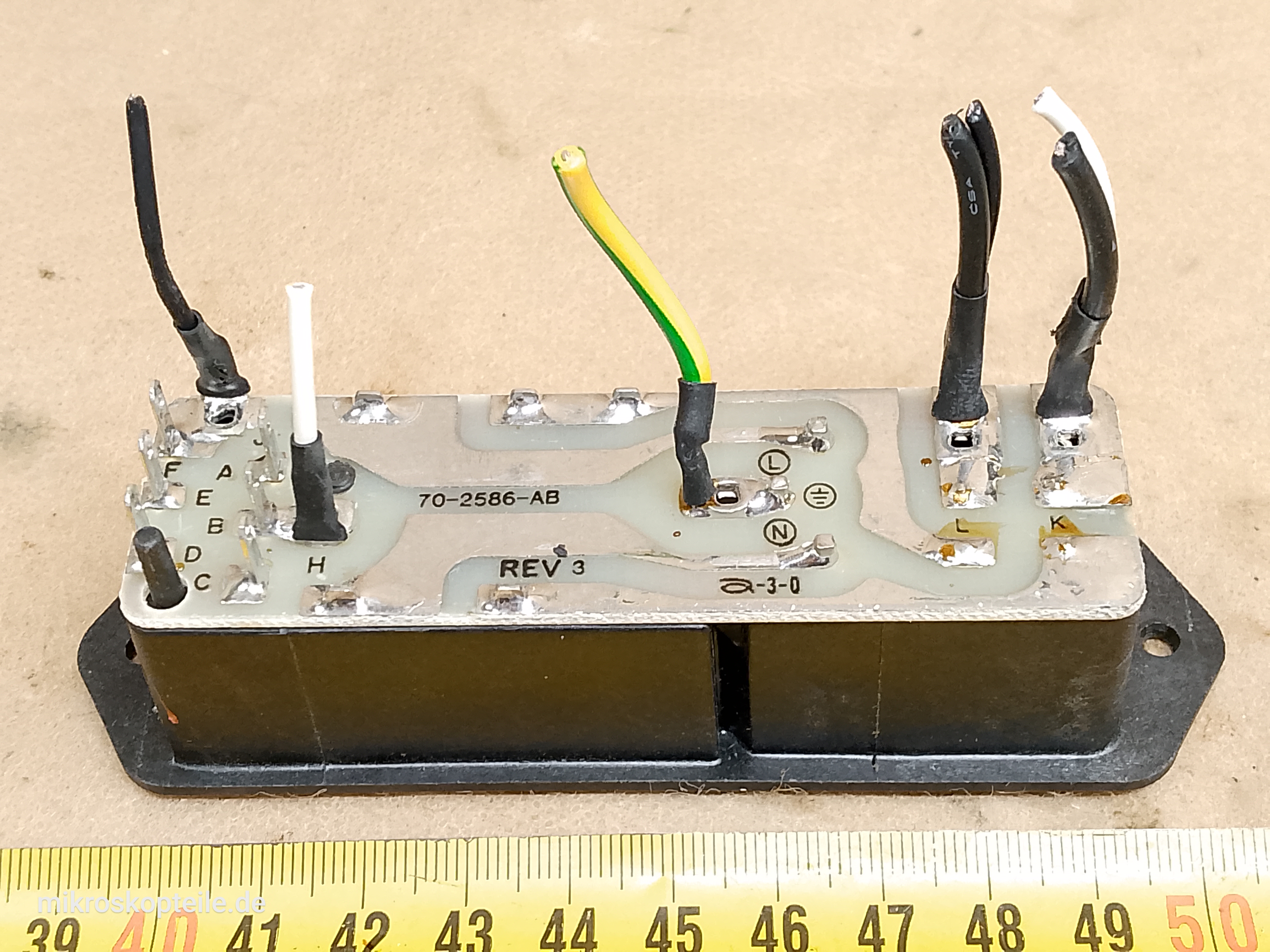 Zeiss 451749 - Corcom 6VM4S Netzeingang mit Spannungswahl und Sicherungen für das Axiovert Bedienpult - Ansicht #3