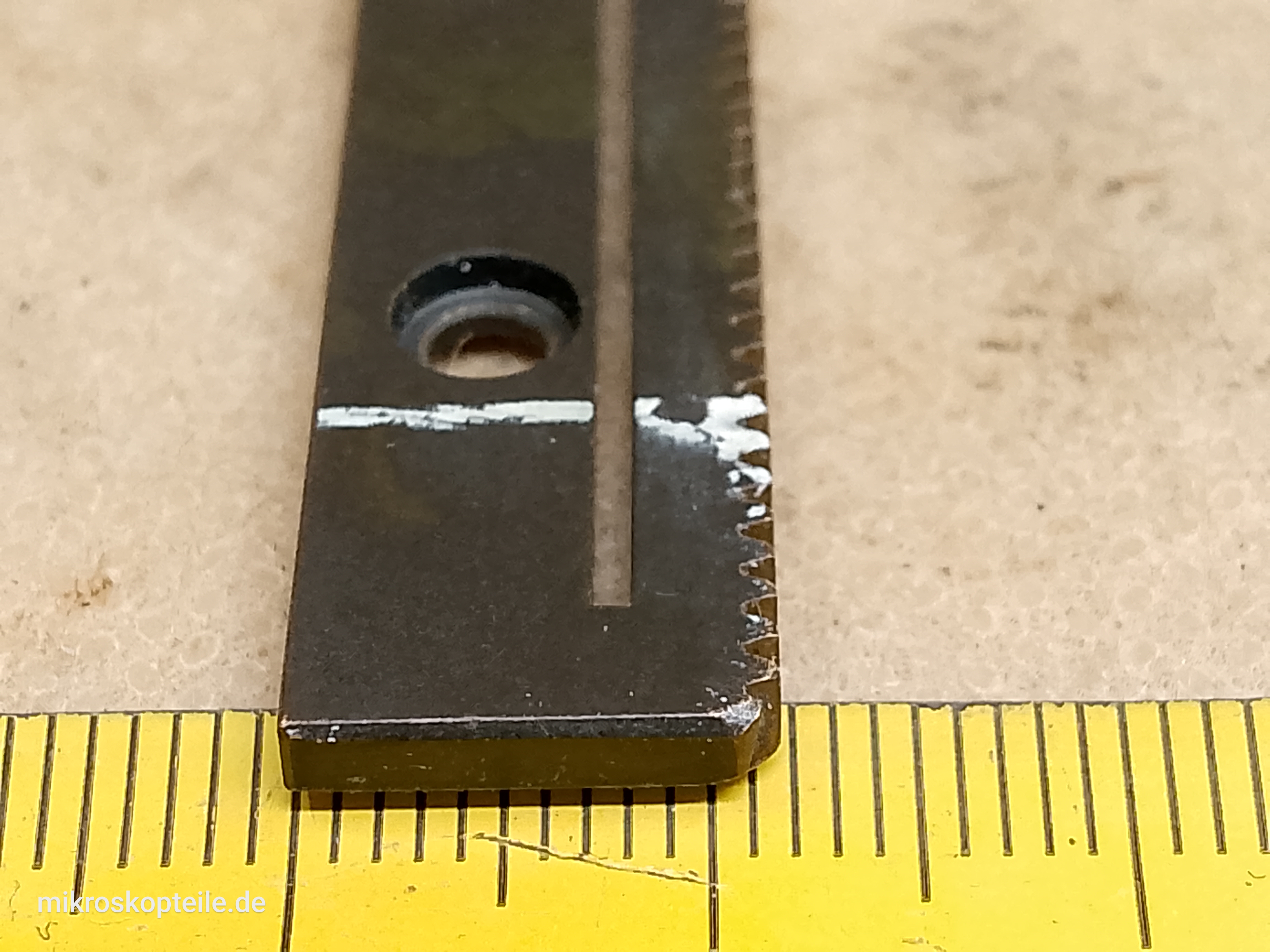 Zeiss Axiolab lange Zahnstange für die Querbewegung des 453510 XY Mikroskoptisches - different 2 view