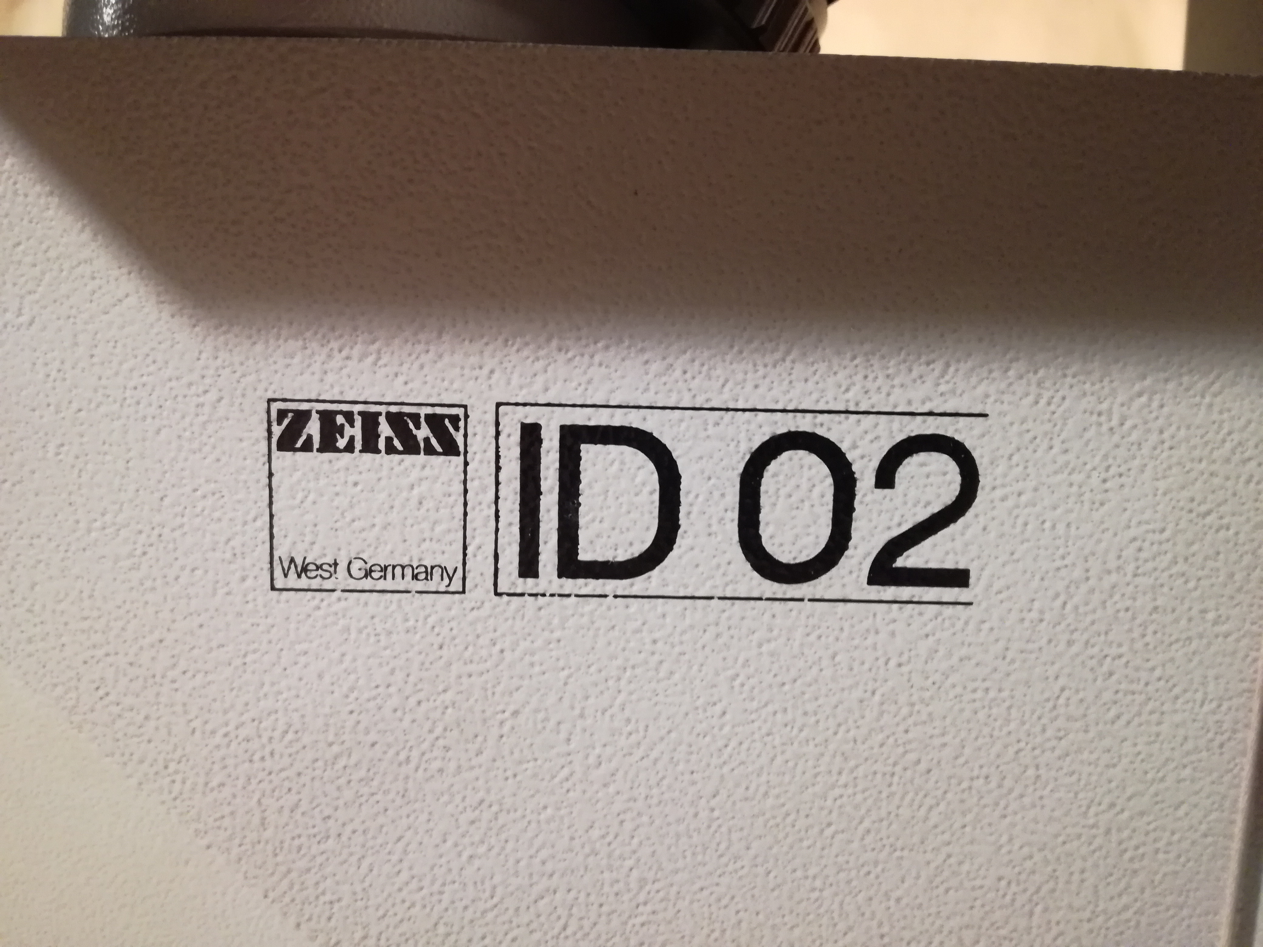 Na zdjęciu jest mikroskop Zeiss ID 02 - zdjęcie #7