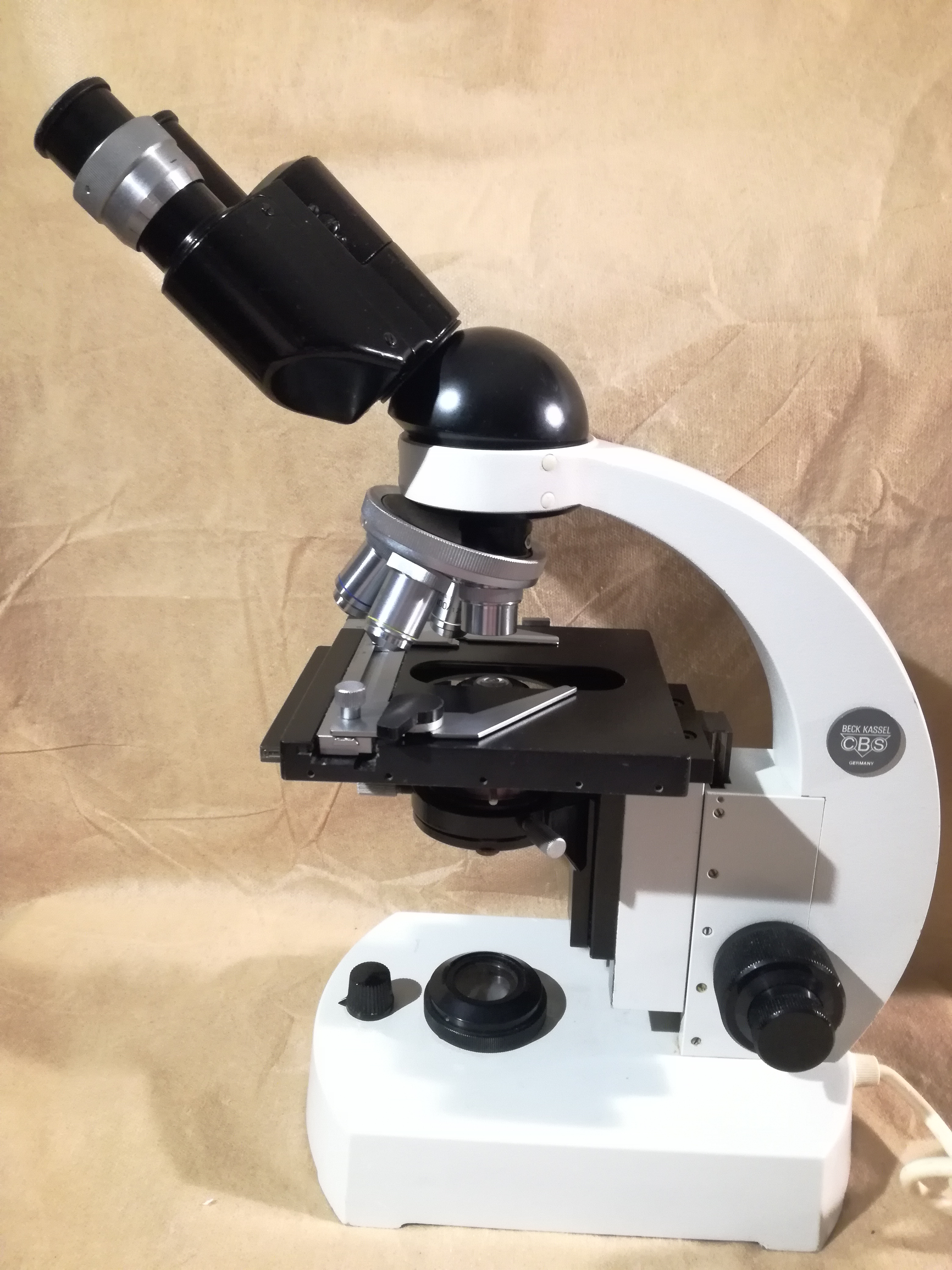 Na zdjęciu jest mikroskop CBS Binocular Model 02 - zdjęcie #13