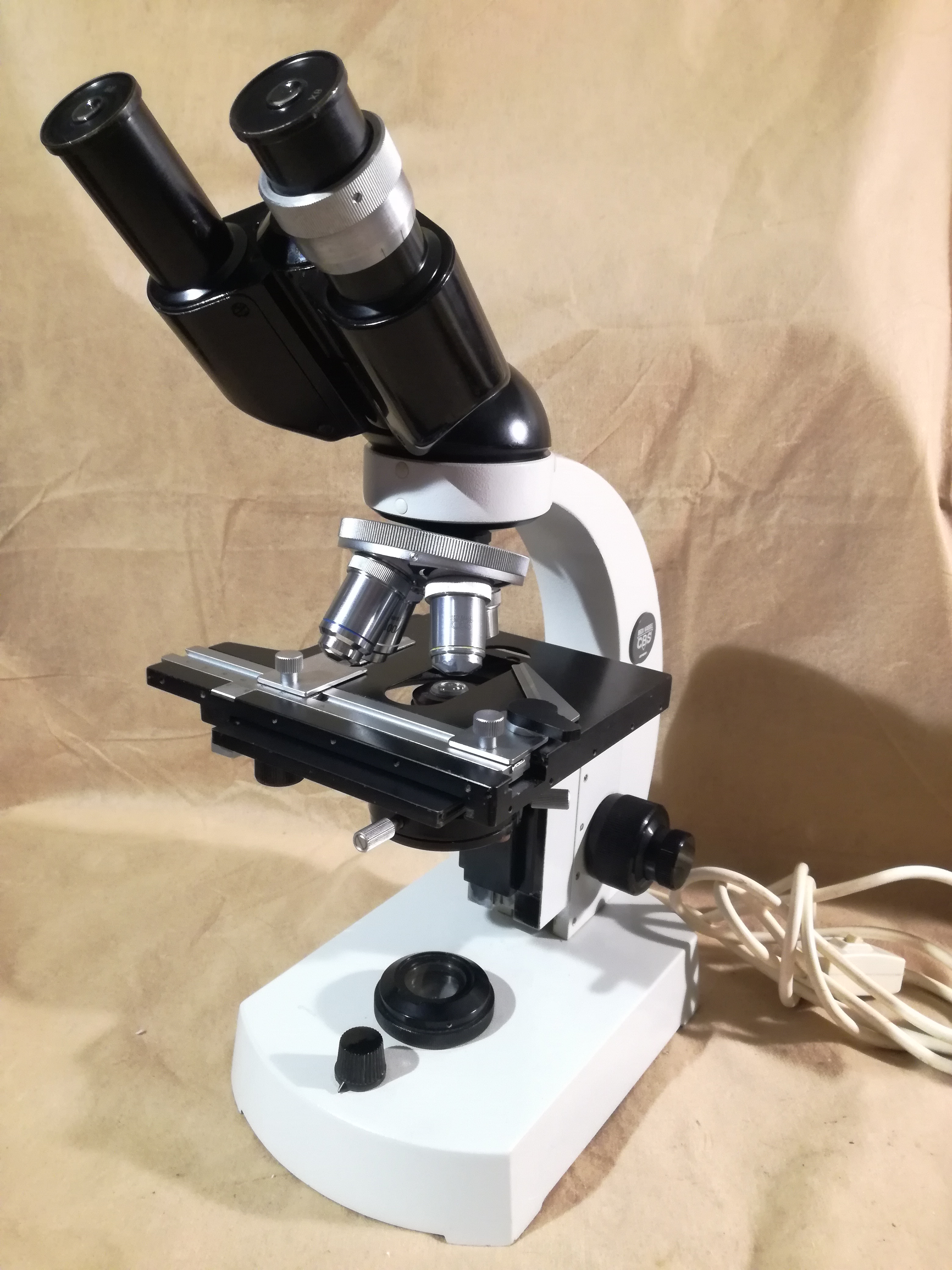 Na zdjęciu jest mikroskop CBS Binocular Model 02 - zdjęcie #14