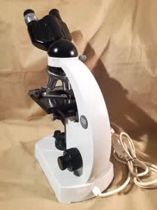 Na zdjęciu jest mikroskop CBS Binocular Model 02 - zdjęcie #5