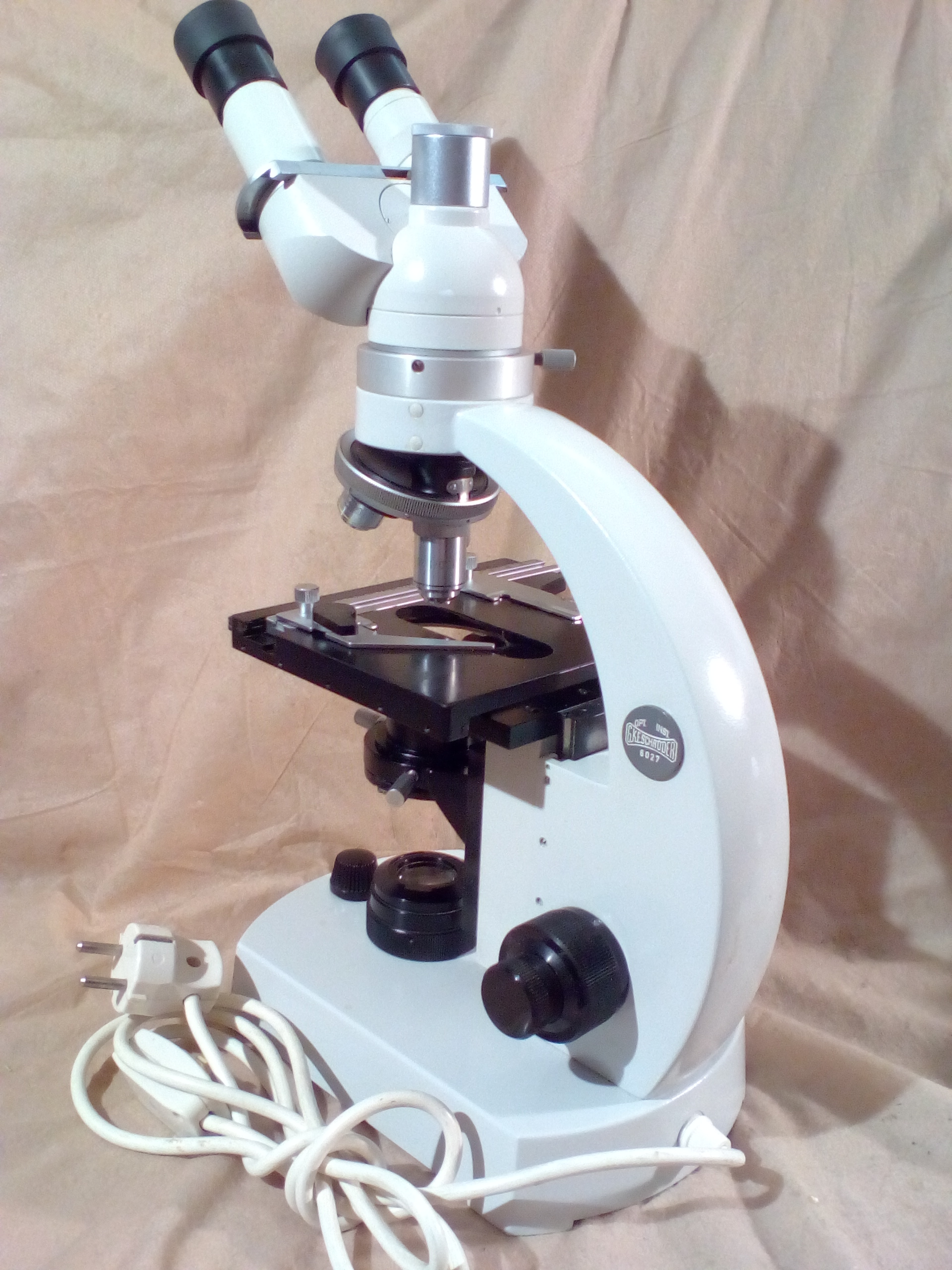 Das Foto zeigt ein CBS Trinokular Model 01 Mikroskops - Foto #4