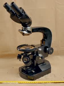 Carl Zeiss Jena Lumipan microscope - view no. 1