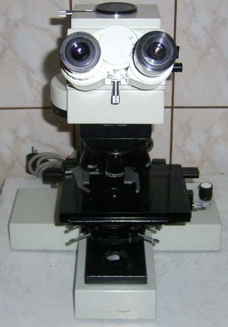 Na zdjęciu jest mikroskop Carl Zeiss Jena Jenaval - zdjęcie #2