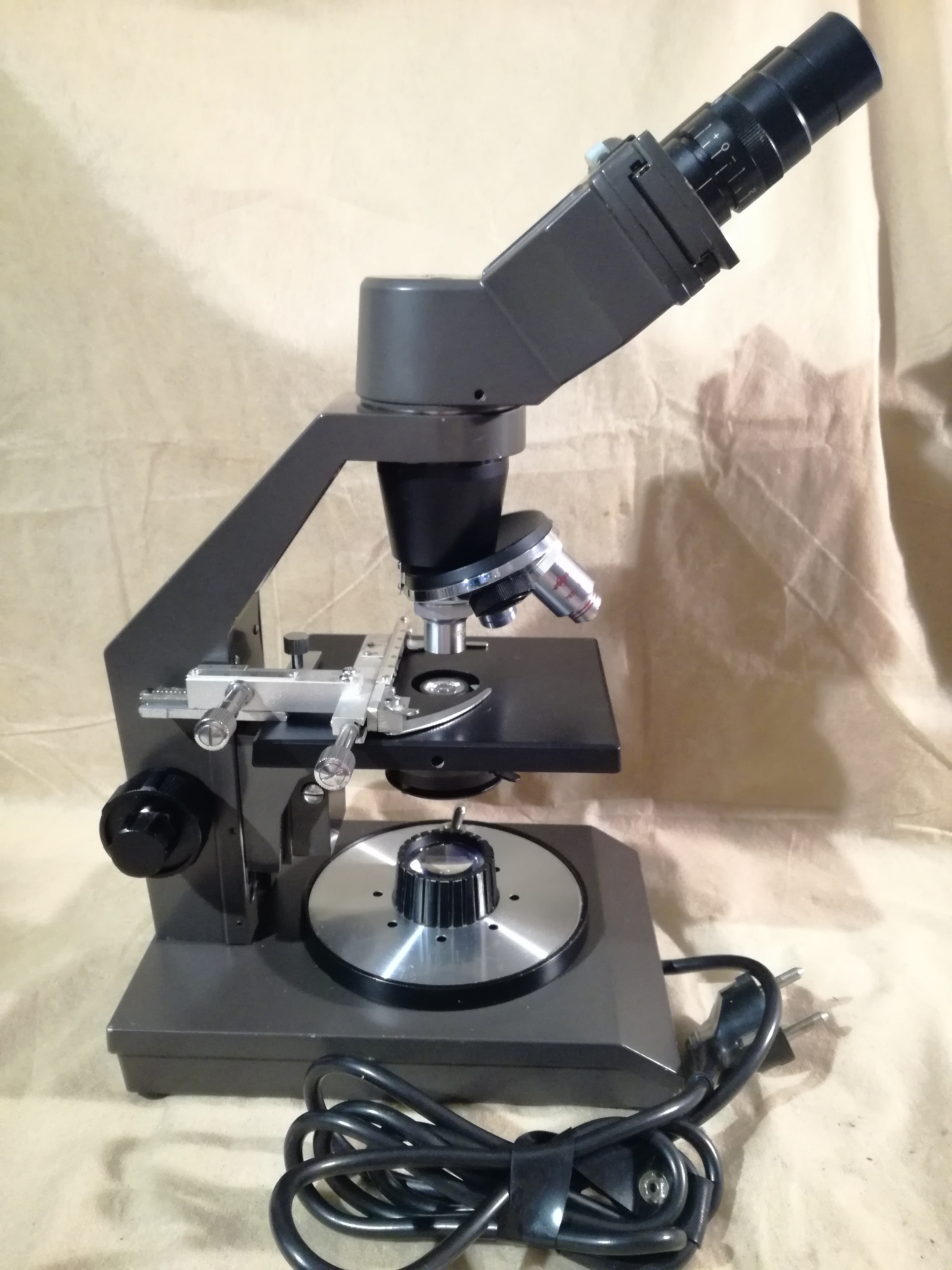 Mikroskop SWIFT (Japan) Collegiate 400 - different 5 view